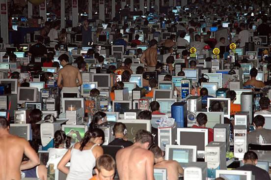 A crowd of geeks